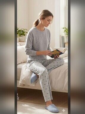 Croft & Barrow Light Heather Gray with floral accents pajama bottoms size XS